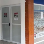 Le hicieron una transferencia de 4 millones por error, compró un terreno y fue condenada a devolverlos