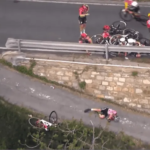 Imágenes sensibles: el pelotón sacudido por un accidente múltiple en la Milán-San Remo femenina