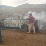 Las Coloradas: Defensa Civil controló incendio de camioneta; solo se registraron daños materiales, sin víctimas