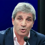Caputo responde a la Unión Industrial:“Defiendo a los argentinos, no a empresarios”
