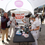 La UBA llevó consultorios a Plaza de Mayo en reclamo por el financiamiento