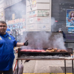 En el Día de la Lealtad, militantes peronistas se movilizaron hasta San José 1111 y Cristina Kirchner saludó desde el balcón